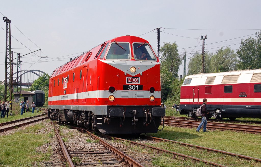 MEG-301 f�hrt am 29.05.10 auf ihre Abstellposition, sie zog zuvor den Sonderzug nach Weimar Berkaer Bahnhof und zur�ck.