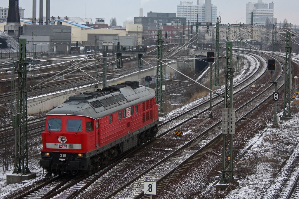 MEG 315 (232 489) am 13.1.13 als Tfzf in Berlin-Westhafen.