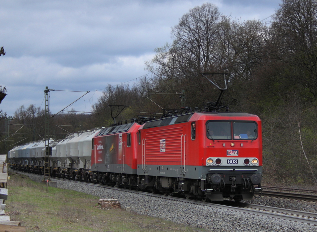 MEG 603 und 802 mit Zementzug am 10.04.12 in Vollmerz
