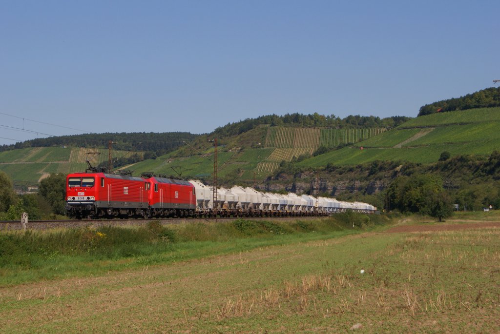 MEG 605 + MEG 804 mit einem Zementzug in Himmelstadt am 17.08.2011