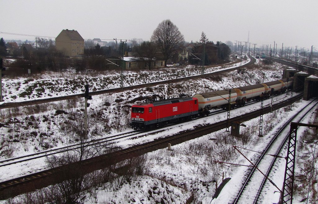 MEG 605 mit einem Kesselwagenzug bei der Ausfahrt Richtung Leipzig, in Gro�korbetha Rbf; 21.01.2010
