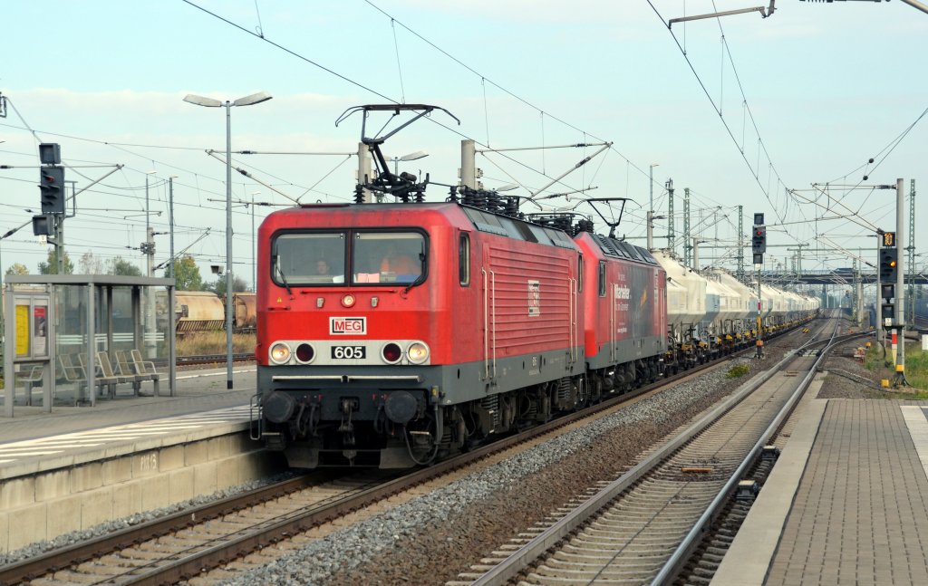 MEG 605 zog zusammen mit MEG 802 am 09.10.12 einen Zementzug durch Bitterfeld Richtung Leipzig.