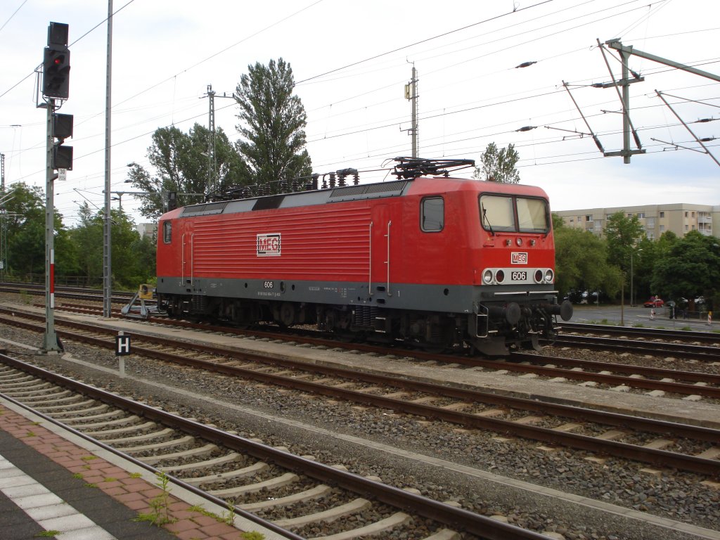 MEG 606 (ehem. DR 243 864) abgestellt im Dresdner Hbf am 18/05/2012 und wartet auf neue Aufgaben