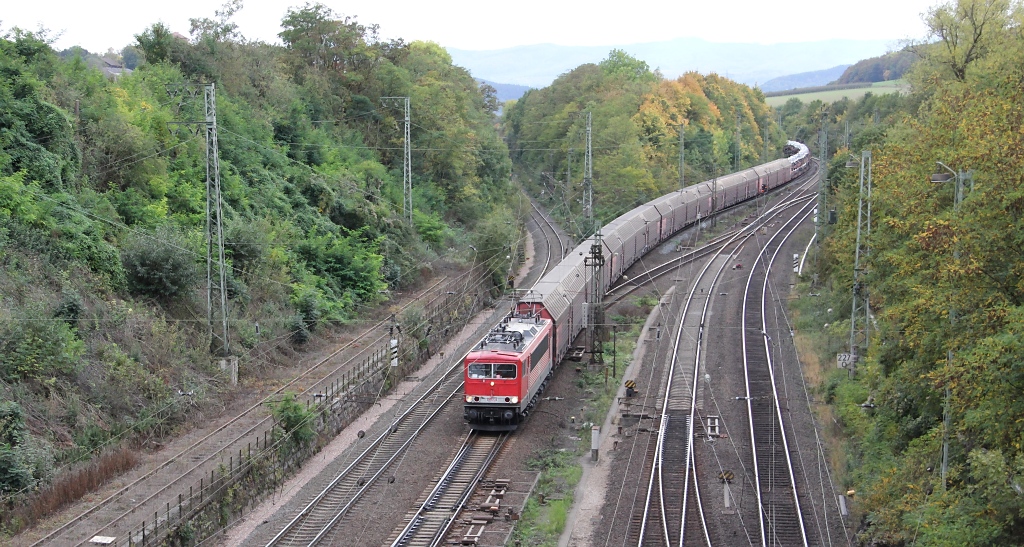 MEG 702, 155 179-5, erreicht, mit dem Daimler-Zug aus Richtung Eschwege kommend, Eichenberg. Aufgenommen am 05.10.2011.