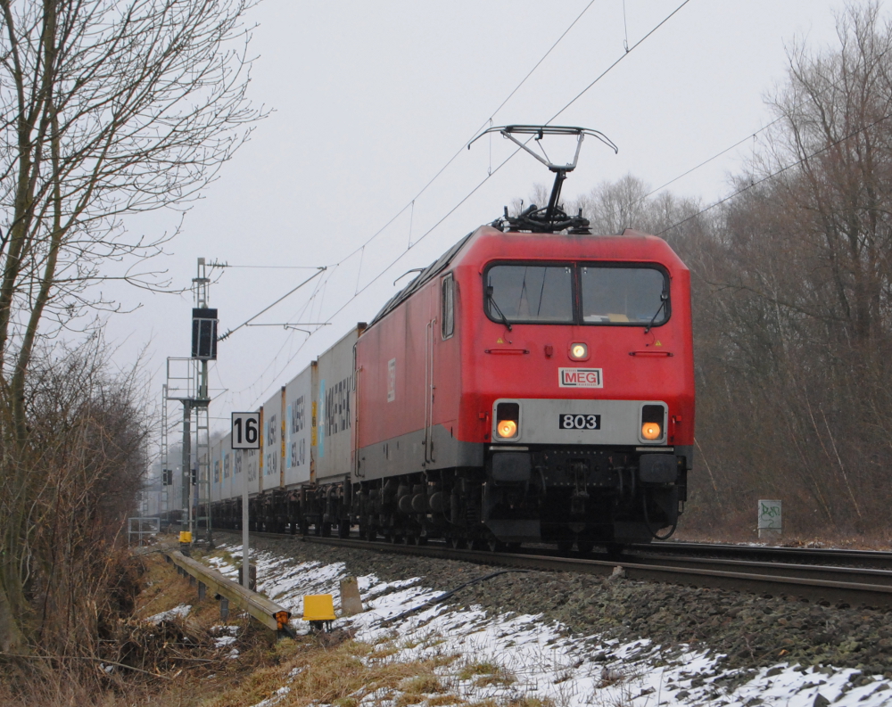 MEG 803 ( 156 003 ) am 1.3.2013 mit Container nach Aachen auf der KBS 485 bei bach-Palenberg