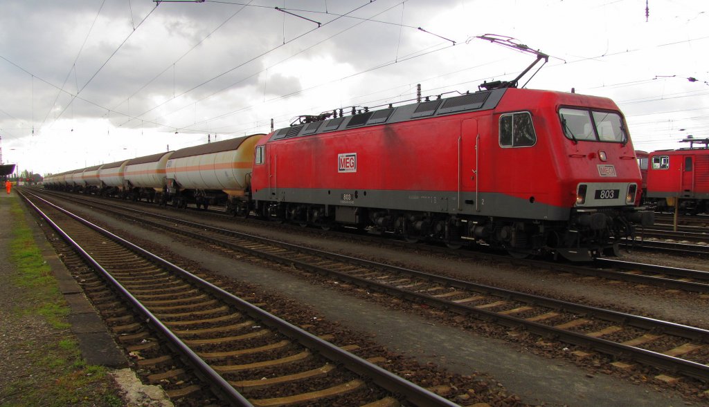 MEG 803 (91 80 6156 003-6 D-MEG) mit einem Kesselwagenzug in Grokorbetha Rbf; 25.10.2010