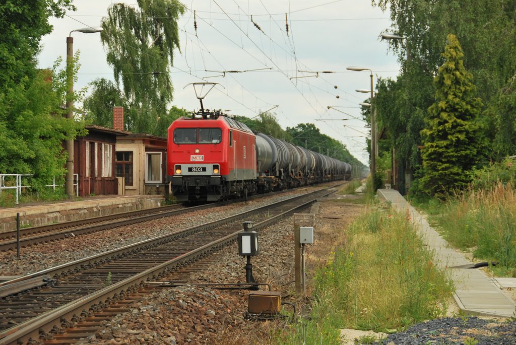 MEG 803 mit ein Kesselzug in richtung Riesa durch Weissig bei Grossenhain 23/06/2010.