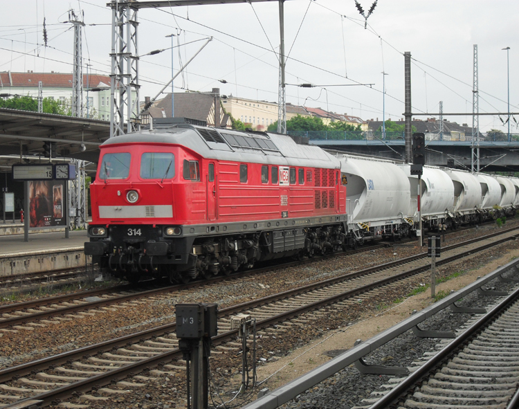 MEG314 mit MEG-Zug59220 von Rdersdorf Richtung WRS bei der Durchfahrt am 22.05.10 in BLN-Lichtenberg
