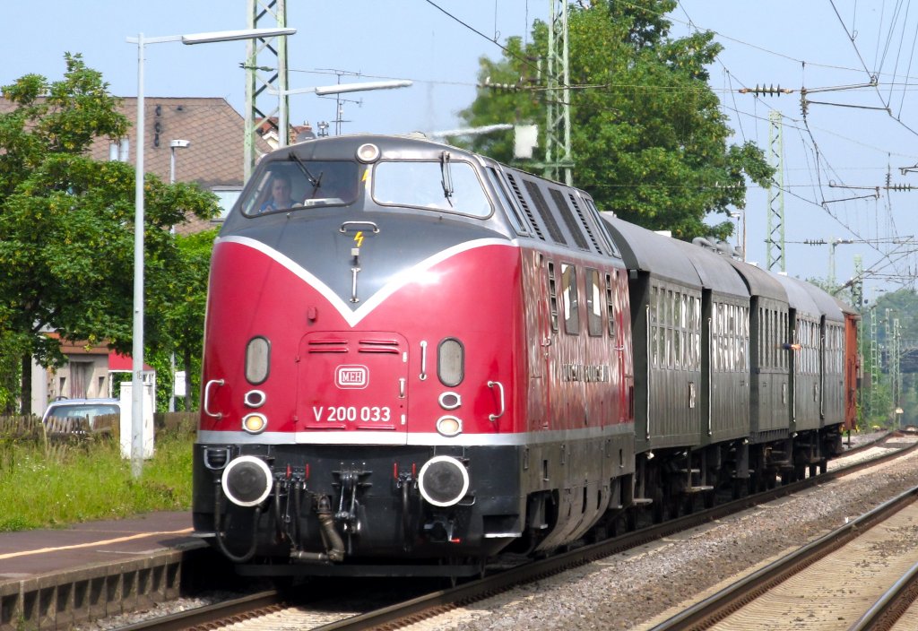 MEH V200 033 am 21.5.2011 durch Bad Hnningen.
