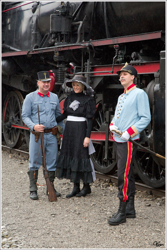 Mehr oder minder gefhrliche Fahrgste, waren an Bord des Sonderzuges 13403 von Jesenice nach Nova Gorica, welcher mit der SZ 33-037 bepannt war.
Most na Soci 10.11.2012