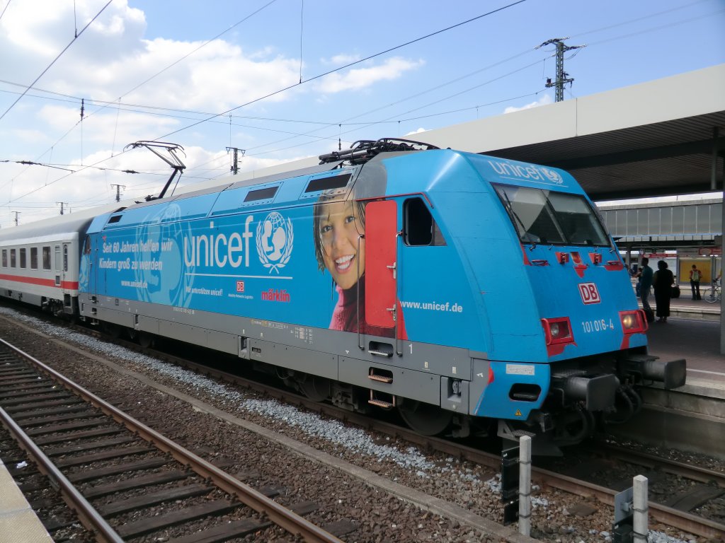 Mein 100stes Bild bei bahnbilder.de zeigt 101-016  Unicef , die am 6.8.10 mit dem IC 2047 Kln - Leipzig in Dortmund Hbf zur Abfahrt bereit steht.