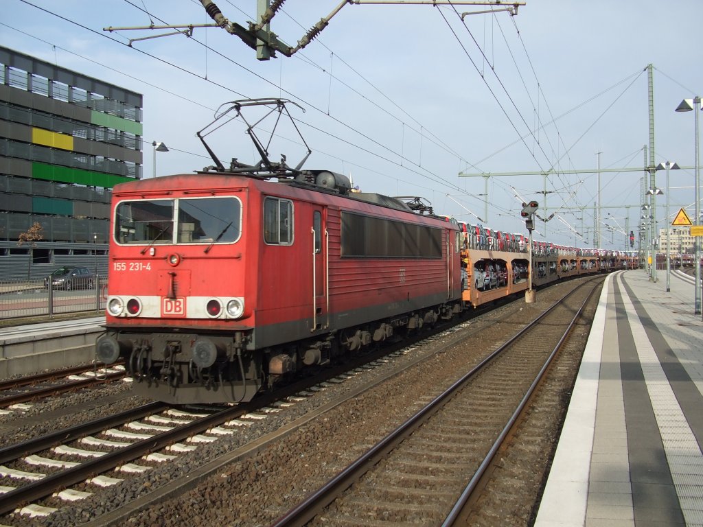Mein 150. Bild hier auf Bahnbilder.de zeigt 155 231-4, die einen Auotzug durch Bielefeld zieht. 16.02.2011.