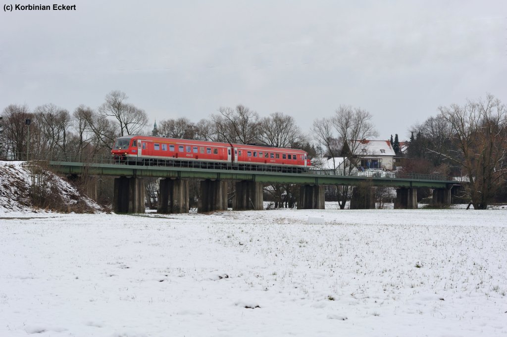 Mein vorerst letztes Bild eines 610ers an der Strecke Neustadt (Waldnaab)-Nrnberg Hbf. Seit dem Fahrplanwechsel fahren die Neigetechniktriebwagen der Baureihe 610 auf der KBS 855 als RE von Hof Hbf nach Regensburg Hbf. Das Bild entstand in Neustadt (Waldnaab) mit dem 610 010 als er gerade als RE 3522 nach Nrnberg Hbf die Waldnaabbrcke berquert. (Aufnahmedatum: 30.11.2012)