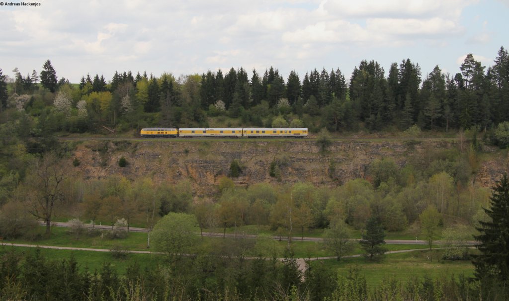 Mess NbZ 91057 (Villingen(Schwarzw)-Stuttgart Hbf) mit Schublok 218 477-8