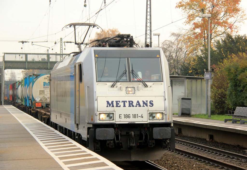 METRANS E 186 181-4 mit einem KLV am 24.11.2012 in Essen Delwig.