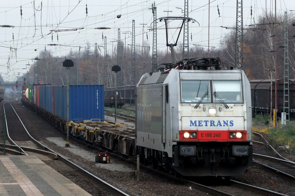 METRANS E 186 240 in Recklinghausen-Sd 29.11.2011
