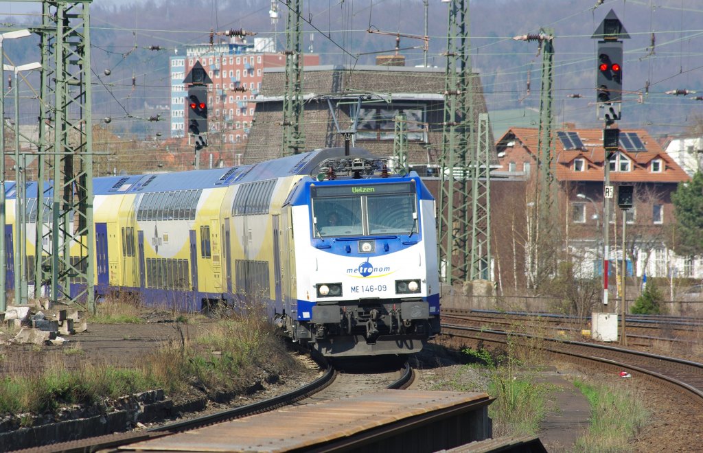 Metronom aus Uelzen erreicht Gttingen. Gezogen von ME 146-09. Aufgenommen am 07.04.2010. 