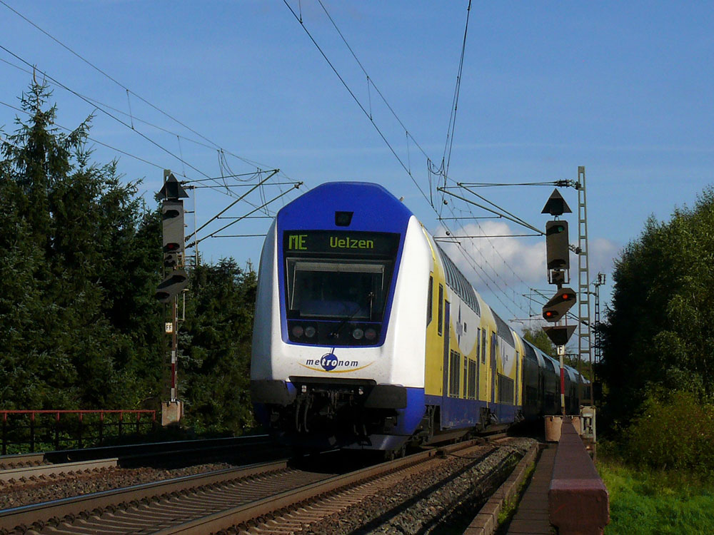 Metronom MEr 36553 von Hamburg Hbf kurz vor seinem Ziel Winsen an der Luhe; 21.09.2010
