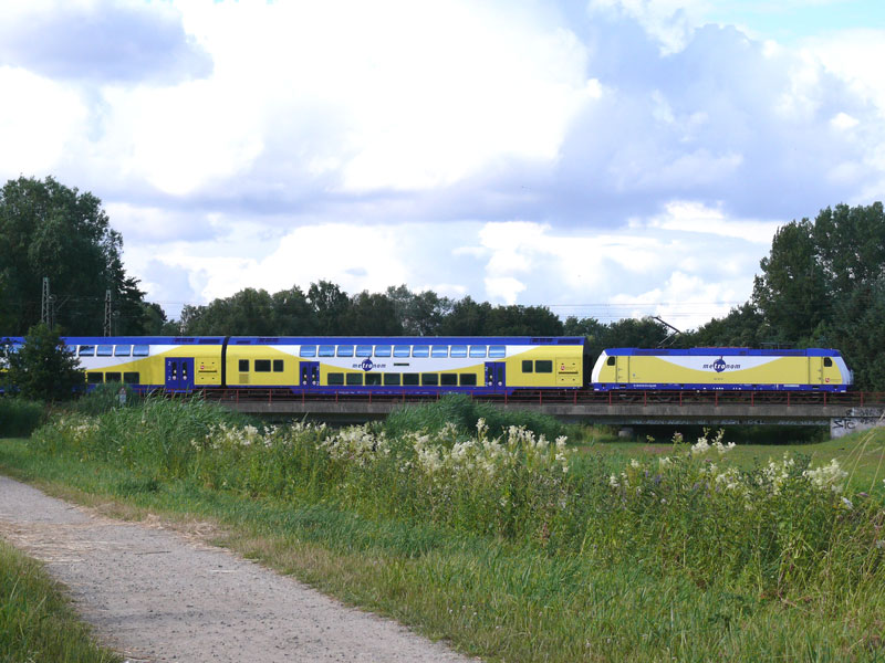 Metronom MEr36525 Hamburg - Lneburg berquert in Winsen die Luhe; 06.07.2010
