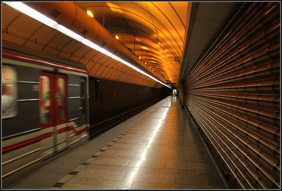 Metrostation Jinonice der Linie B. 

11.08.2010 (M)
