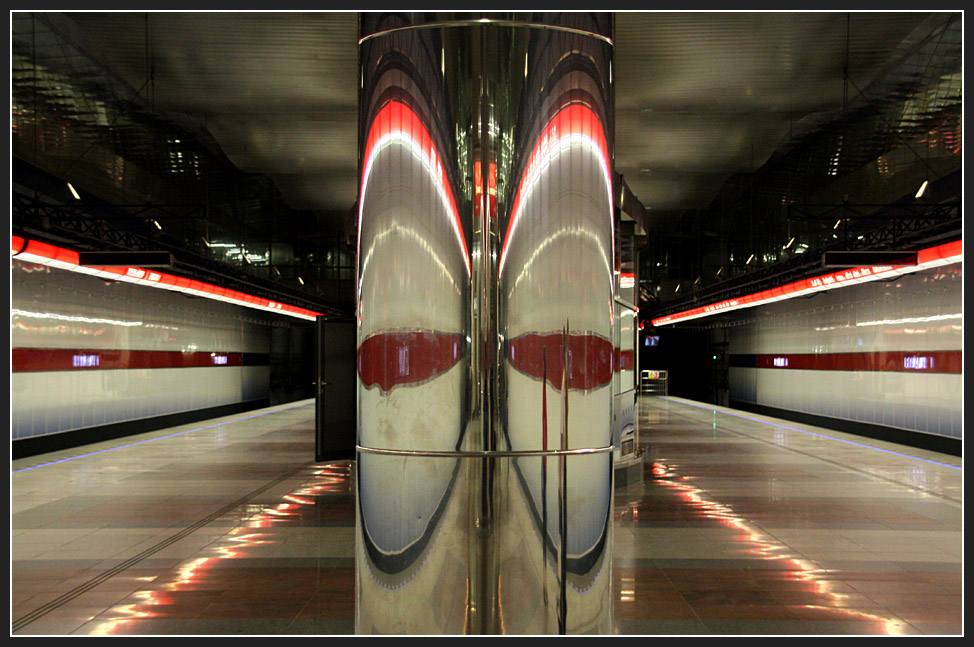 Metrostation Letnany der Linie C, eröffnet 2008. 

10.08.2010 (M)