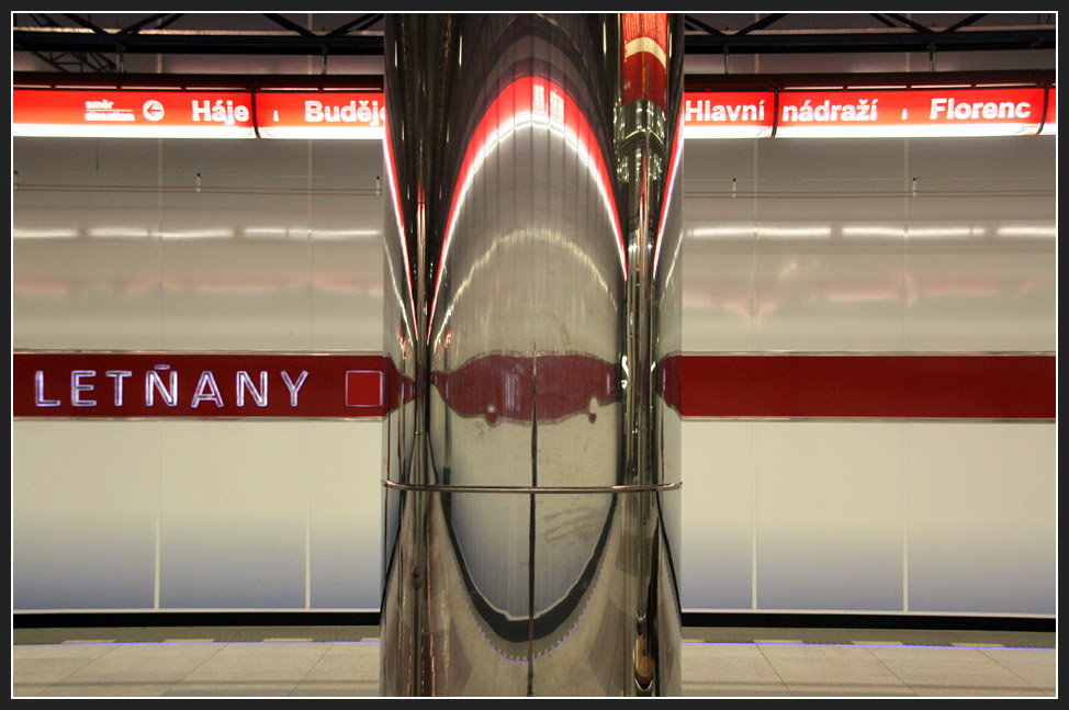 Metrostation Letnany der Linie C, eröffnet 2008. 

10.08.2010 (M)
