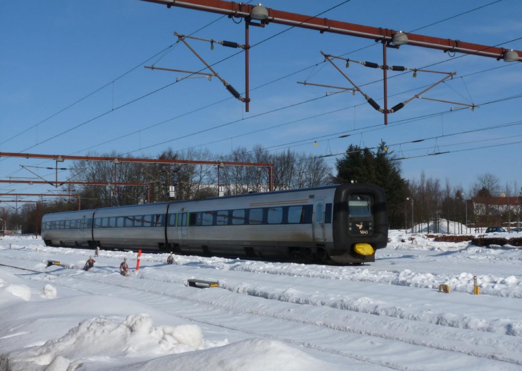 MF 5043 hat soeben Padborg verlassen und befindet sich auf dem Weg nach Aarhus,21.02.2010.