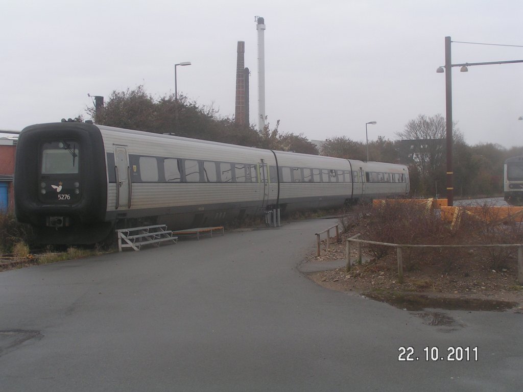 MF 5276  Thomas Mann  ist kurz zuvor als IC von Kopenhagen in Struer eingetroffen und wurde soeben auf ein Abstellgleis rangiert. 22.10.2011