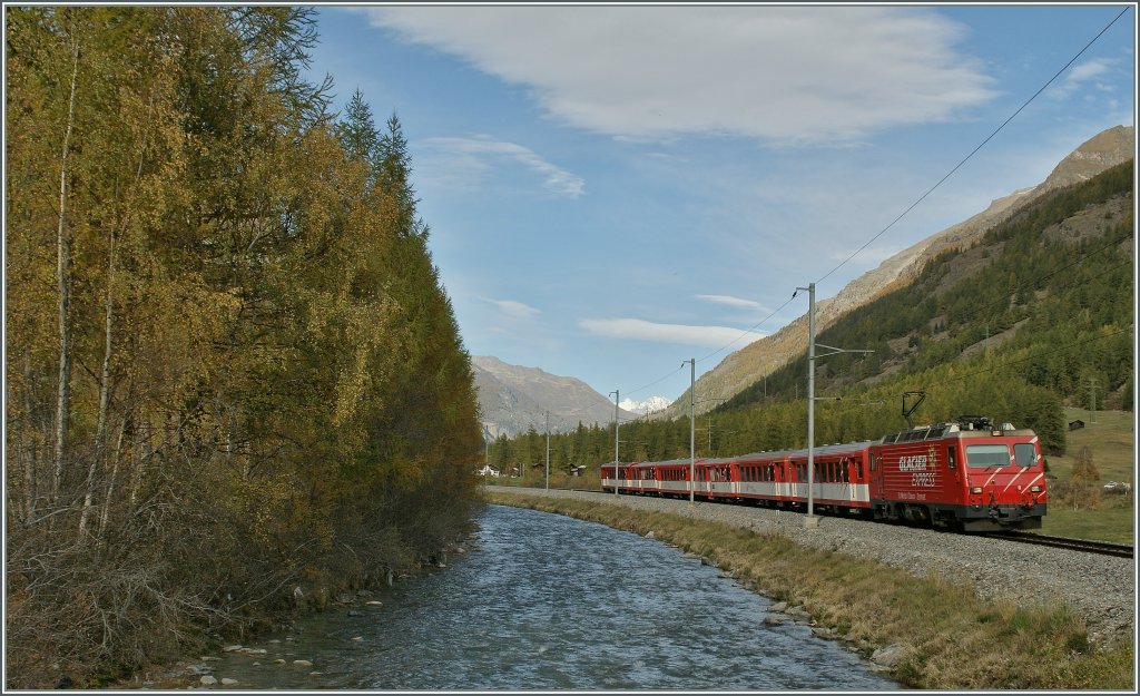 MGB HGe 4/4 mit Personnenzug 241 von Brig nach Zermatt kurz vor Tsch.
19. Okt. 2012