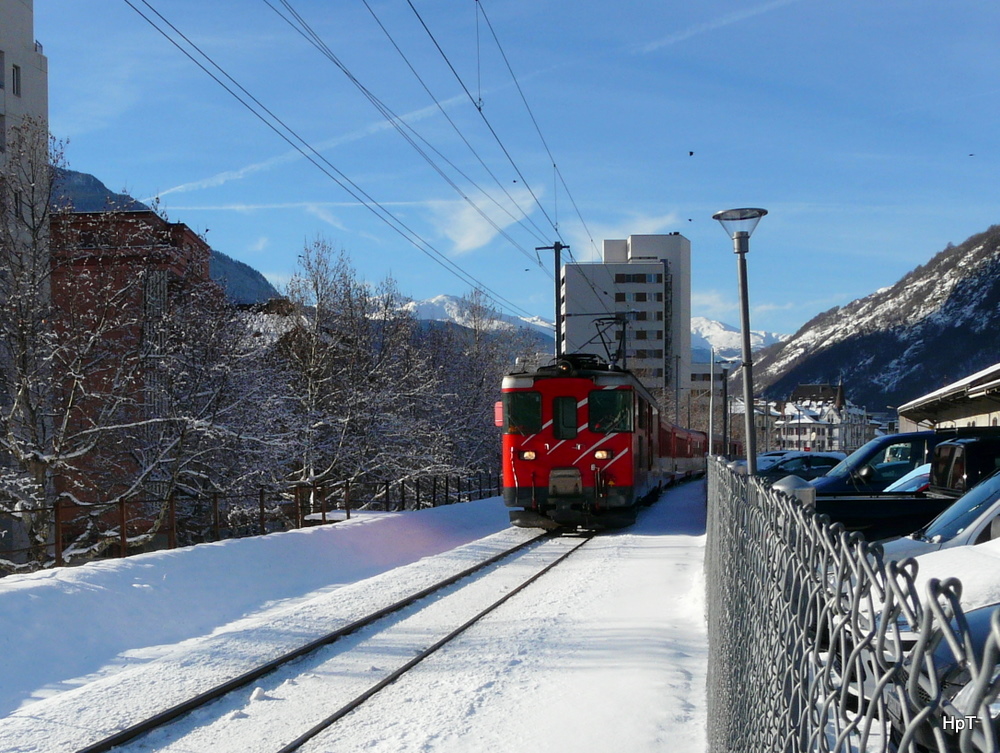 MGB - Regio nach Andermatt - Gschenen mit dem Triebwagen Deh 4/4 52 unterwegs in Brig am 30.12.2010