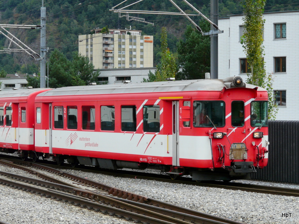 MGB - Steuerwagen 1+2 Kl.  ABt 4153 im Bahnhof Visp am 03.09.2012
