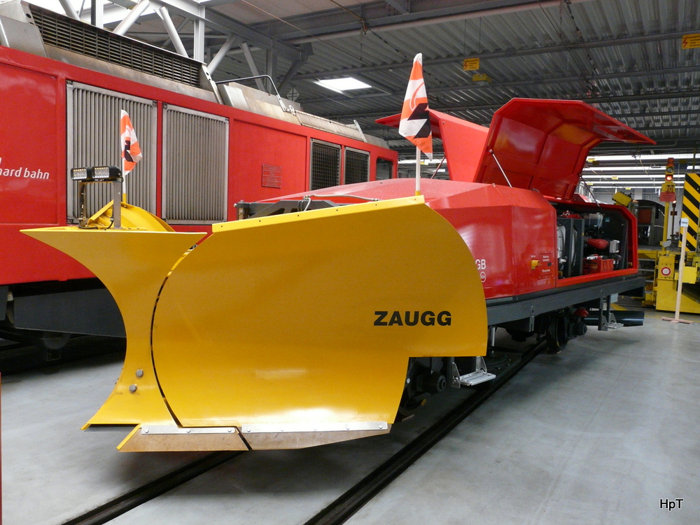 MGB - Tag der offenen Tr in der Depot/Werksttte im Glisergrund -Ausstellungsstck Schneepflug X 4901 am 27.04.2013