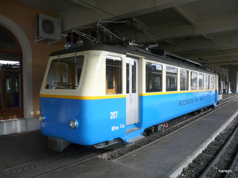 MGN Goldenpass - Triebwagen Beh 2/4  207 in Montreux am 24.11.2012