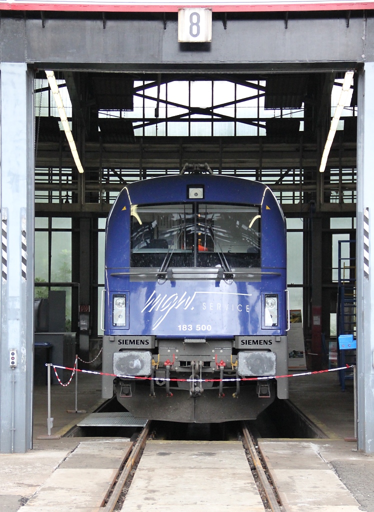 MGW 183 500 stand am 23.07.2011 in der Instandsetzungshalle von Uwe Adam in Eisenach anlsslich deren Tags der offenen Tr.