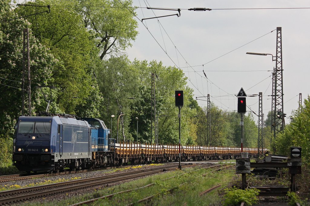 MGW Service 185 642 (i.E.f�r Spitzke) am 7.5.12 mit der Spitzke V100-SP-004 und einem Neuschwellenzug bei der Durchfahrt durch Ratingen-Lintorf.