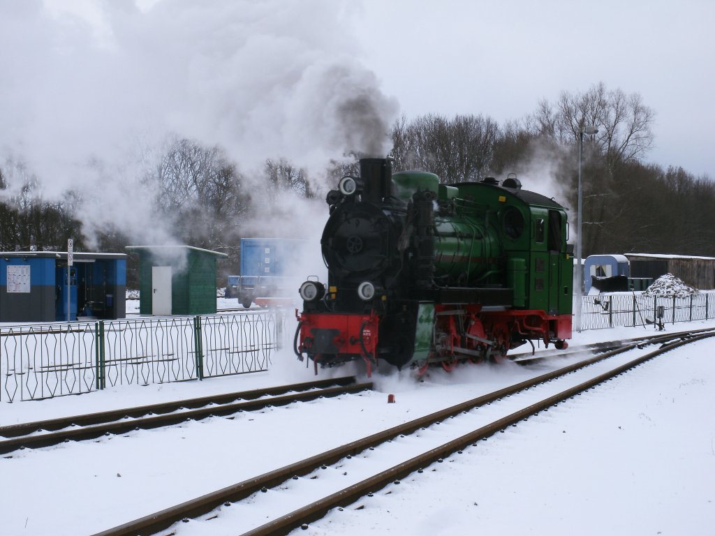 Mh52 fuhr,am 13.Januar 2013,zur bernahme ihres Zuges in Putbus an dern Zug.