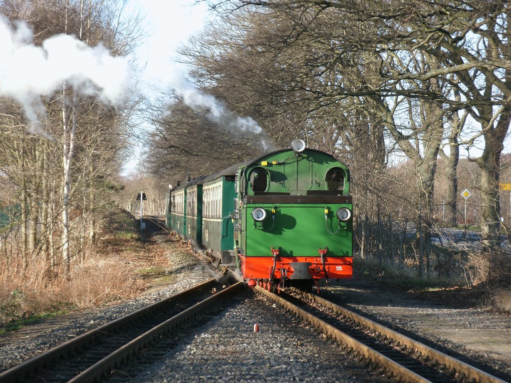 Mh52 kam,am 14.Januar 2012,mit ihren Zug aus Putbus in den Bahnhof Sellin Ost gefahren.