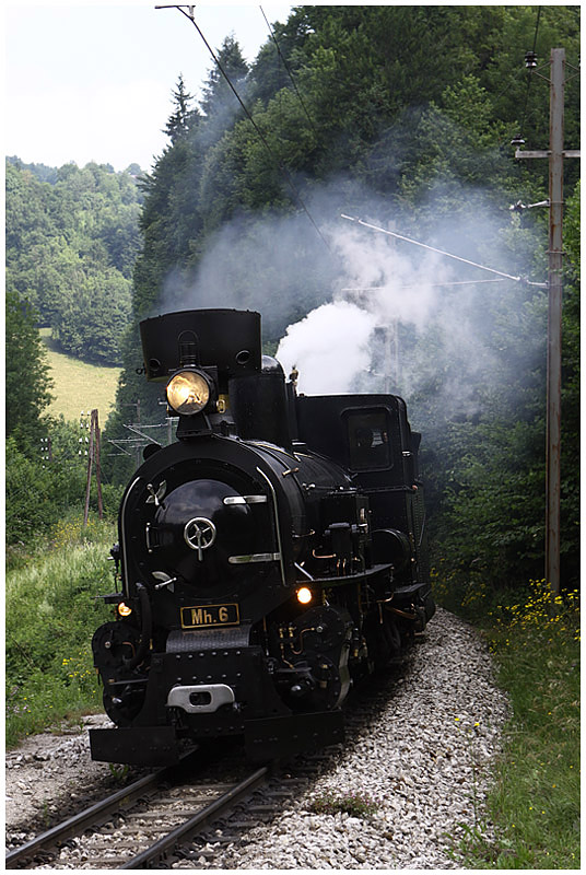 Mh6 mit R 19259 kurz vor Laubenbachm�hle.(04.07.2010)

