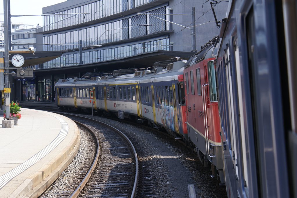 Mirage im Schlepp im Bahnhof Zug in richtung Luzern