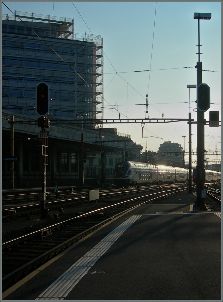 Mit einer alten Kompaktknipse einen neuen Zug gegen die Regel zu fotografieren zeitigt interessante, wenn auch nicht perfekte Bilder...
6. Jan. 2013