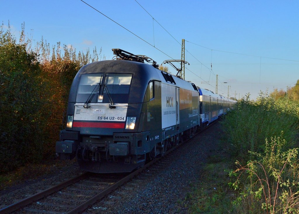 Mit dem HKX aus Hamburg kommend ist hier die 182 504-8 in Angermund zu sehen. Sonntag 28.10.2012