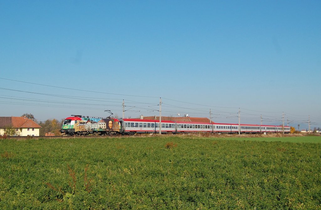 Mit dem IC 640  Paracelsus Universitt Salzburg  ist
die 1047 505 am 30.10.2010 in Oftering durchgefahren.