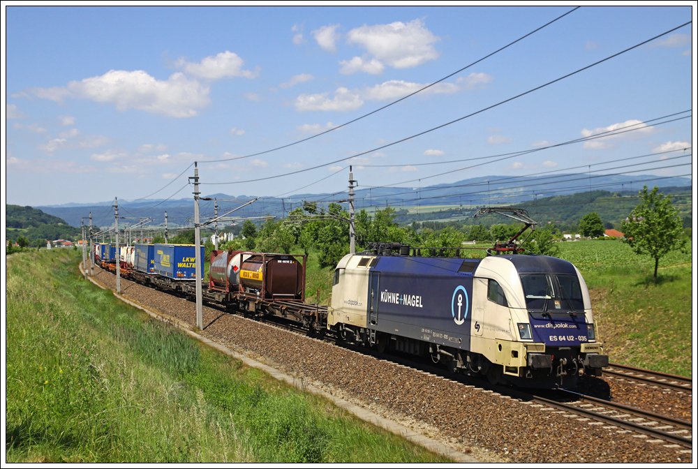 Mit dem TEC 42955 aus Rheinhausen war die 182.535  Khne + Nagel  am 05. Juni 2010 auf der Neubaustrecke bei Loosdorf in Richtung Zielbahnhof Wien Donaukaibf unterwegs.