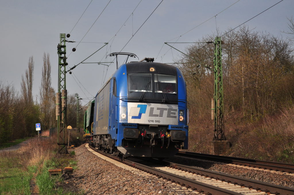 Mit ein paar Stunden Versptung kam endlich der LTE Taurus vorbei.(07.04.2010, Unkel)
