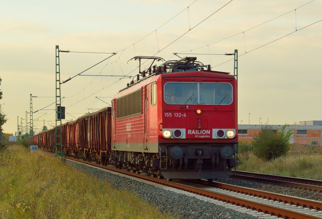 Mit einem Eaos-Ganzzug am Hacken kommt die 155 134-2 bei Allerheiligen in Richtung Kln gefahren. Mittwoch den 10.10.2012 