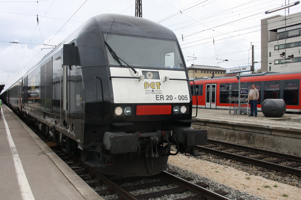 Mit einem Sonderzug hielt die ER 20 005 in Augsburg Hbf am 01.05.10
