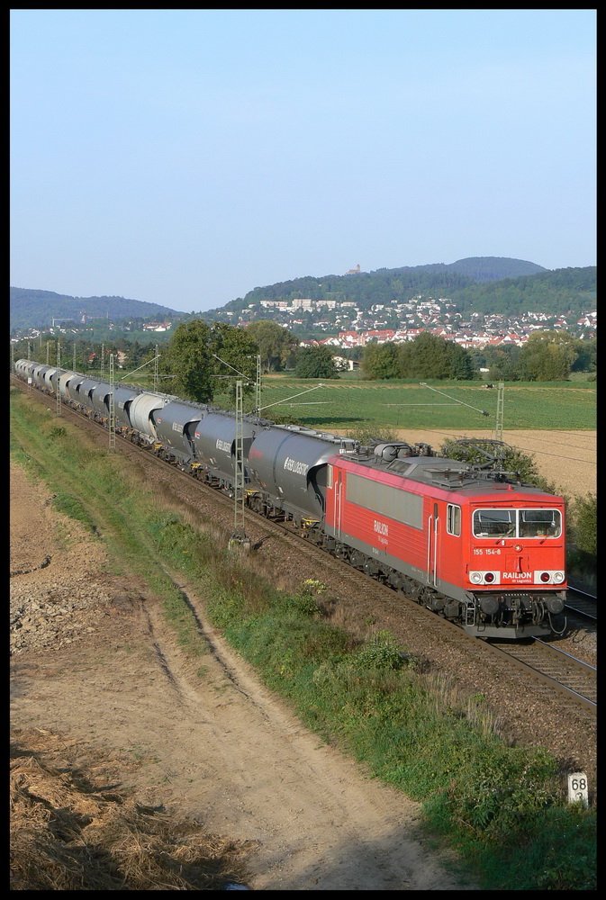 Mit einem Staubzug konnte 155 154 am 24.9.2006 bei Grosachsen-Heddesheim aufgenommen werden.
