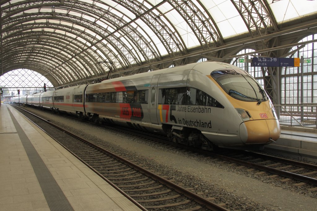 Mit der Goldnase (415 022-3) fuhr ich am 22.09.2010 von Leipzig nach Dresden. Hier ist der Zug im Dresdner Hauptbahnhof zu sehen. 