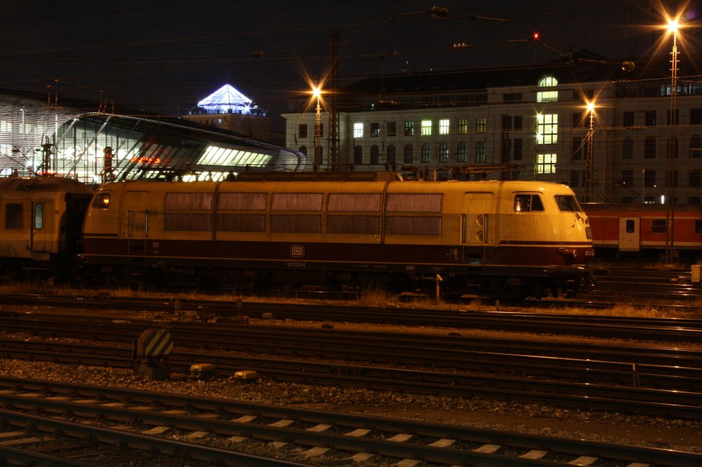 Mit ihrem Messzug war 103 222-6 am 22.03.10 am Vorfeld des Mnchner Hbf zu sehen.