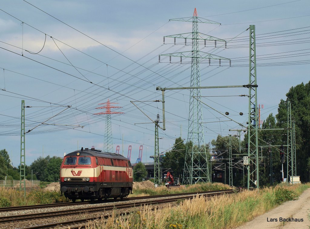 Mit lautem Get�se brummt die 420 01 (219 001-5) der EVB Richtung Rbf Alte-S�derelbe. Zuvor hat sie einen Containerzug nach Hamburg-Waltershof gebracht. Aufgenommen am 2.08.10.